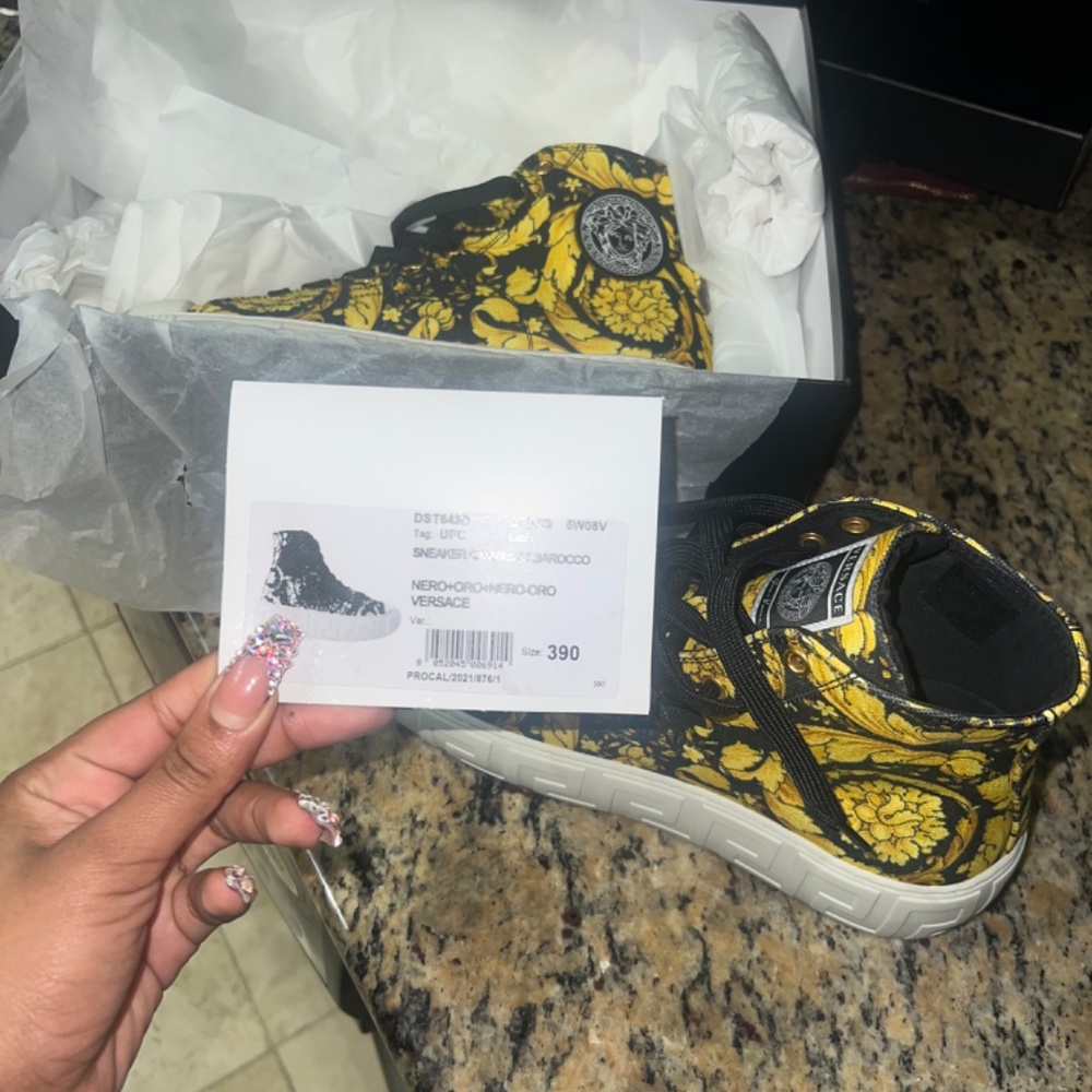 Versace Shoes - Picture 3 of 3